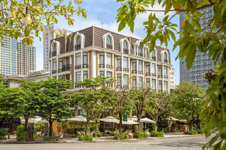Khách Sạn Brilliant Majestic – Trải Nghiệm Sang Trọng Và Đẳng Cấp Đỉnh Cao Tại Trung Tâm Thành Phố