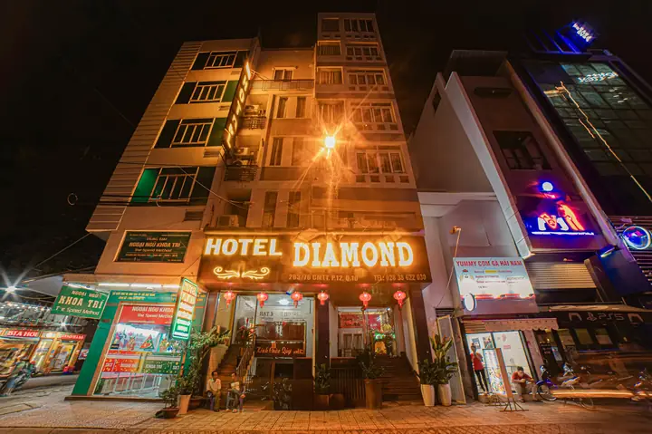Khách Sạn Diamond – Trải Nghiệm Sang Trọng Và Đẳng Cấp Thế Giới