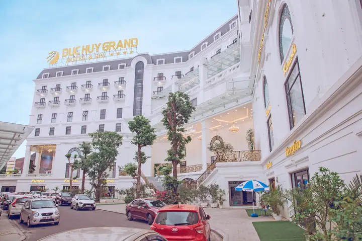 Khách Sạn Đức Huy Grand Lào Cai – Điểm Dừng Chân Hoàn Hảo Cho Những Ai Yêu Khám Phá Núi Rừng Và Văn Hoá Miền Bắc