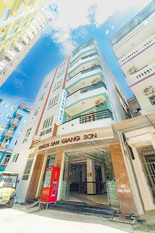 Khách Sạn Giang Sơn – Điểm Dừng Chân Lý Tưởng Cho Những Ai Yêu Thích Sự Thanh Bình Và Sang Trọng Khách Sạn Giang Sơn – Điểm Dừng Chân Lý Tưởng Cho Những Ai Yêu Thích Sự Thanh Bình Và Sang Trọng