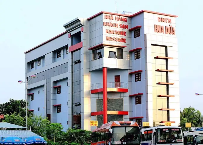 Khách Sạn Hoa Dừa – Điểm Dừng Chân Lý Tưởng Cho Kỳ Nghỉ Đầy Sắc Màu Ở Việt Nam