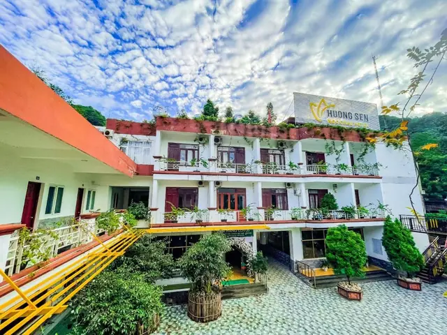 Khách Sạn Hương Sen Mộc Châu – Trải Nghiệm Nghỉ Dưỡng Đỉnh Cao Giữa Thiên Nhiên Hùng Vĩ