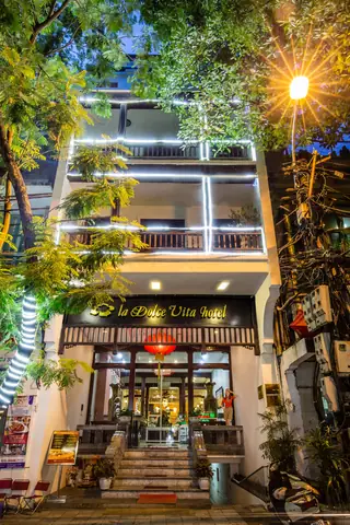Khách Sạn La Dolce Vita: Hành Trình Trải Nghiệm Ẩm Thực, Phong Cách Và Dịch Vụ Tại Một Trong Những Điểm Đến Du Lịch Nổi Tiếng Nhất