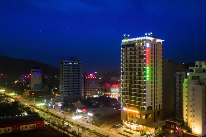 Khách Sạn Marina Hạ Long – Trải Nghiệm Sang Trọng Giữa Vịnh Hạ Long Hùng Vĩ
