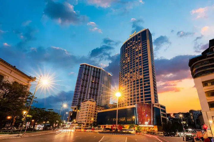 Khách Sạn Mường Thanh Luxury Quảng Ninh – Trải Nghiệm Sang Trọng Giữa Thiên Nhiên Hùng Vĩ