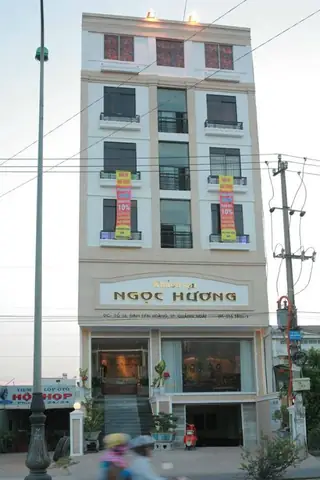 Khách Sạn Ngọc Hương – Điểm Dừng Chân Lý Tưởng Cho Những Ai Yêu Thích Sự Sang Trọng Và Ấm Cúng