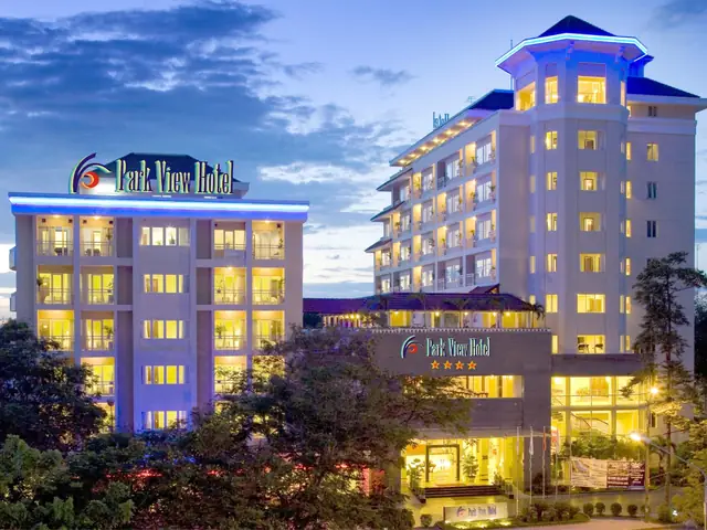 Khách Sạn Park View: Trải Nghiệm Đỉnh Cao Của Sự Sang Trọng Và Tiện Nghi