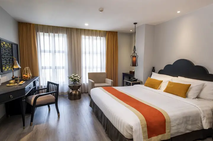 Khách Sạn Sanouva Sài Gòn – Trải Nghiệm 5 Sao Tại Trung Tâm Thành Phố Nhỏ