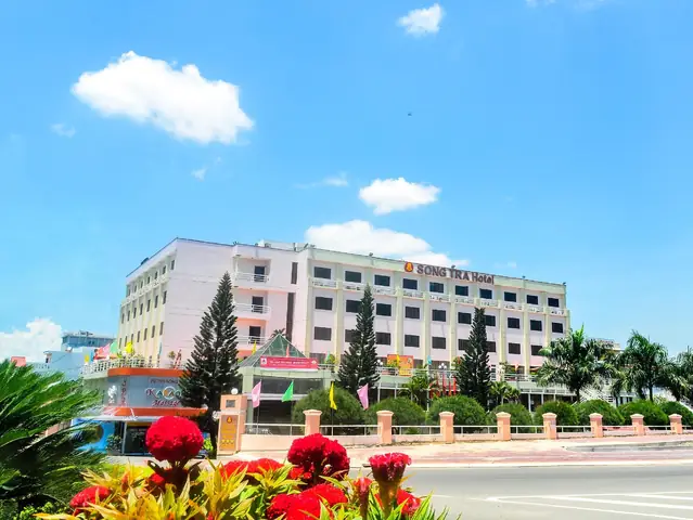 Khách Sạn Sông Trà – Điểm Dừng Chân Lý Tưởng Cho Những Ai Yêu Thích Sự Thanh Bình Và Sang Trọng