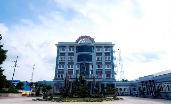 Khách Sạn Thảo Nguyên Mộc Châu – Trải Nghiệm Nghỉ Dưỡng Đẳng Cấp Giữa Thiên Nhiên Hùng Vĩ