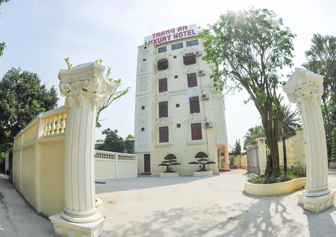 Khách Sạn Tràng An – Điểm Dừng Chân Hoàn Hảo Cho Những Ai Yêu Thích Sự Thanh Lịch Và Gần Gũi Với Thiên Nhiên