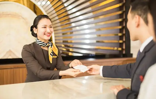 Lễ Tân Khách Sạn: Nghề Nghiệp, Kỹ Năng, Vai Trò Và Cách Phát Triển Sự Nghiệp Hiệu Quả