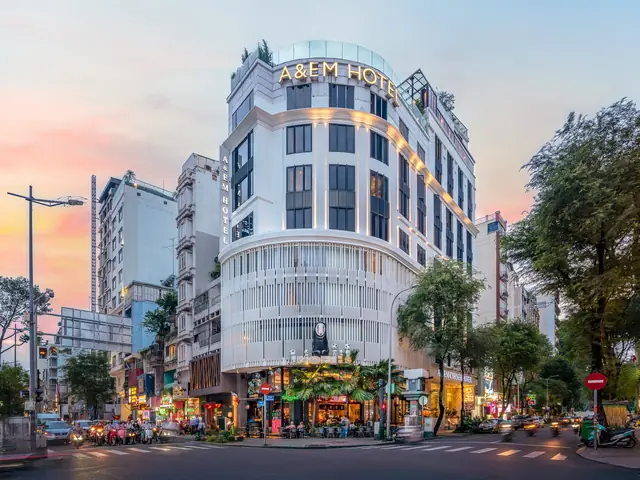 Khách Sạn A & Em Sài Gòn – Nơi Giao Thoa Hòa Bình Và Tiện Lợi Tại Đỉnh Đô Thị Khách Sạn A & Em Sài Gòn – Nơi Giao Thoa Hòa Bình Và Tiện Lợi Tại Đỉnh Đô Thị