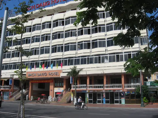 Khách Sạn Bạch Đằng Đà Nẵng: Cung Cấp Trải Nghiệm Nghỉ Dưỡng Đỉnh Cao Trên Bãi Biển Xanh Ngát Khách Sạn Bạch Đằng Đà Nẵng: Cung Cấp Trải Nghiệm Nghỉ Dưỡng Đỉnh Cao Trên Bãi Biển Xanh Ngát