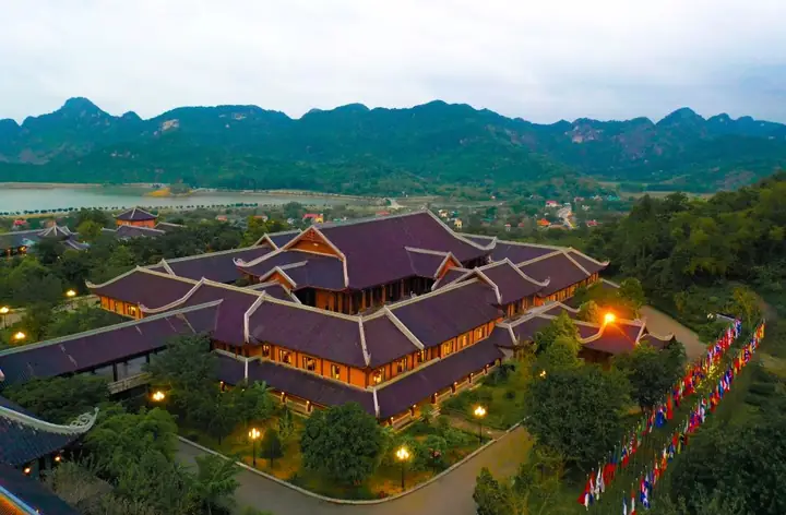 Khách Sạn Bái Đính: Nơi Lưu Giữ Giấc Mơ Và Hương Vị Truyền Thống Khách Sạn Bái Đính: Nơi Lưu Giữ Giấc Mơ Và Hương Vị Truyền Thống