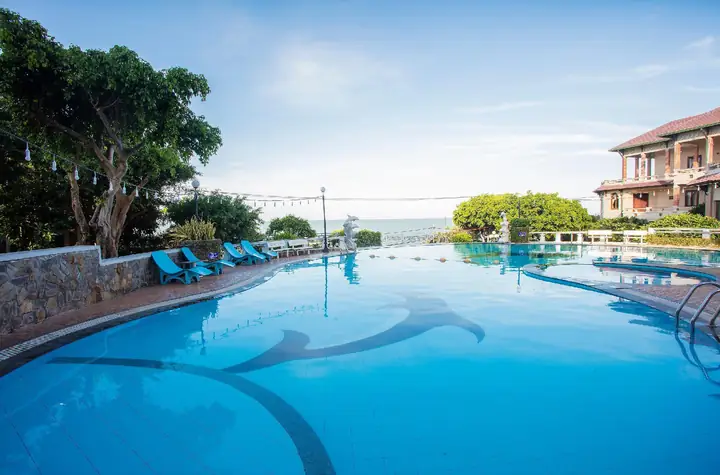 Khách Sạn Beachfront – Trải Nghiệm Sang Trọng Và Thư Giãn Trên Bờ Biển