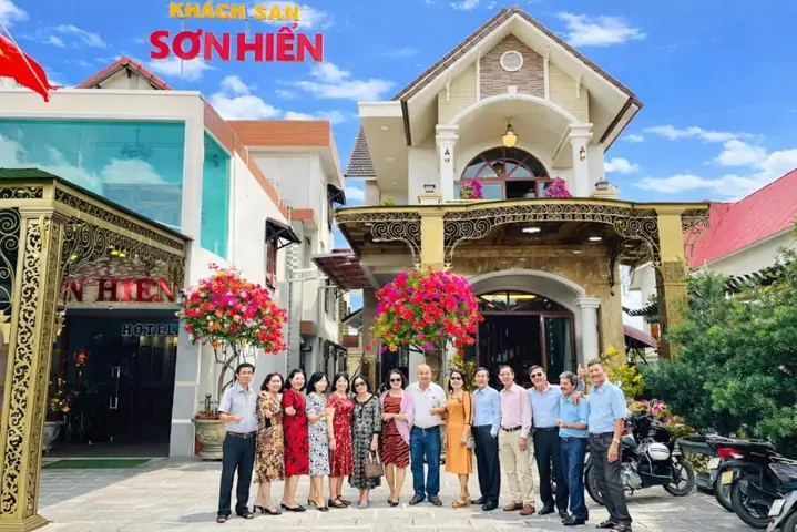 Khách Sạn Cam Lâm