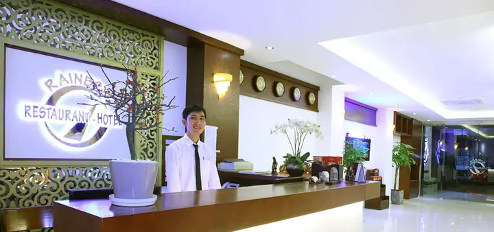 Khách Sạn Cầu Vồng – Trải Nghiệm Đẳng Cấp Giữa Thành Phố Sắc Màu Khách Sạn Cầu Vồng – Trải Nghiệm Đẳng Cấp Giữa Thành Phố Sắc Màu