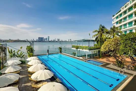 Khách Sạn Đầu Đường Thanh Niên