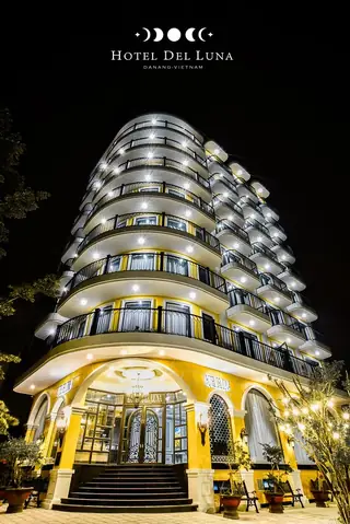 Khách Sạn Del Luna: Tận Hưởng Kỳ Nghỉ Sang Trọng Và Ấm Cúng