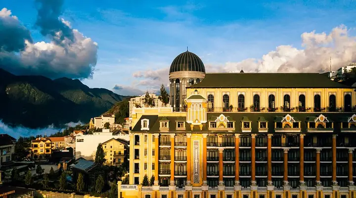 Khách Sạn Dela Coupole Sapa