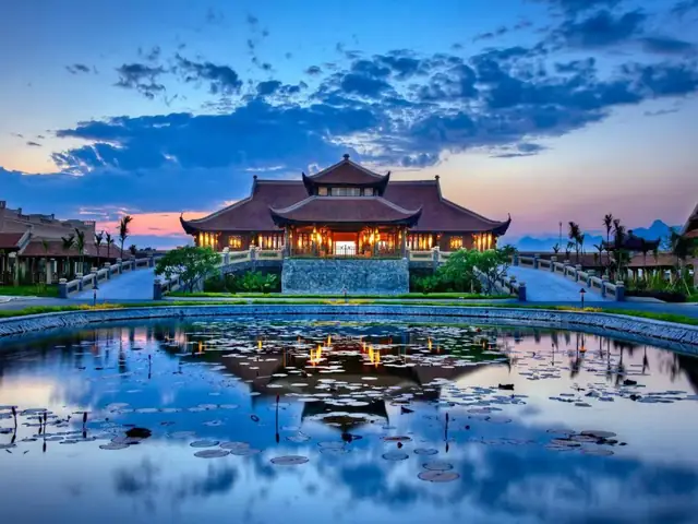 Khách Sạn Emeralda Ninh Bình