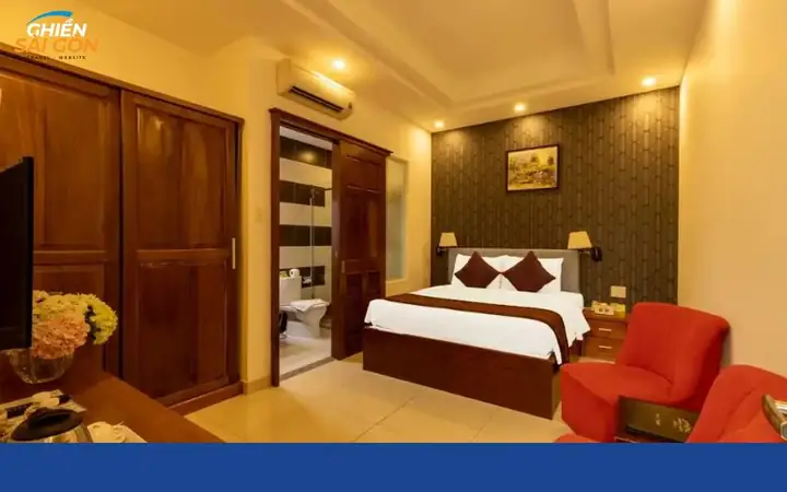 Khách Sạn Gần Chợ Phạm Văn Hai