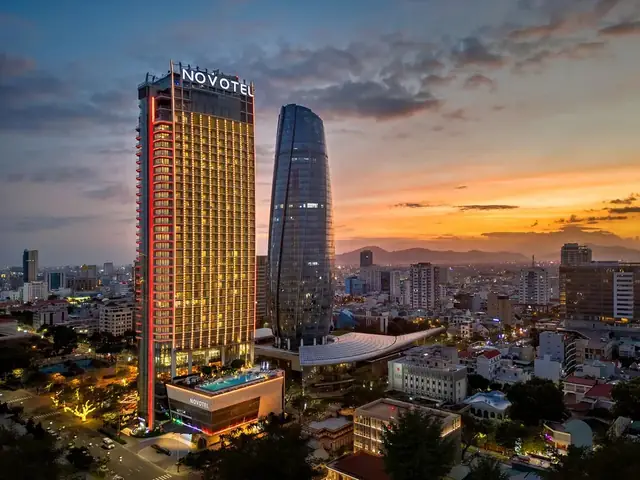 Khách Sạn Gần Sông Hàn: Hành Trình Đắm Mình Vào Giác Ngộ Tự Nhiên Và Vẻ Đẹp Văn Hóa Khách Sạn Gần Sông Hàn: Hành Trình Đắm Mình Vào Giác Ngộ Tự Nhiên Và Vẻ Đẹp Văn Hóa