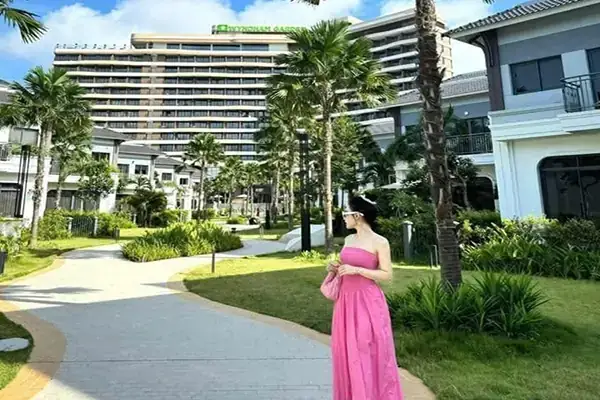 Khách Sạn Hải Dương Vân Đồn – Nơi Tận Hưởng Hòa Nhạc Giữa Biển Và Lịch Sử Khách Sạn Hải Dương Vân Đồn – Nơi Tận Hưởng Hòa Nhạc Giữa Biển Và Lịch Sử
