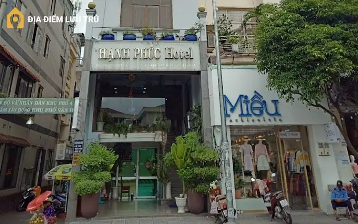 Khách Sạn Hạnh Phúc Quận 1: Nơi Hòa Quyện Giữa Tiện Nghi Và Văn Hóa