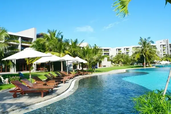 Khách Sạn Hồ Cốc: Nơi Nghỉ Dưỡng Sang Trọng Giữa Làn Nước Trong Xanh