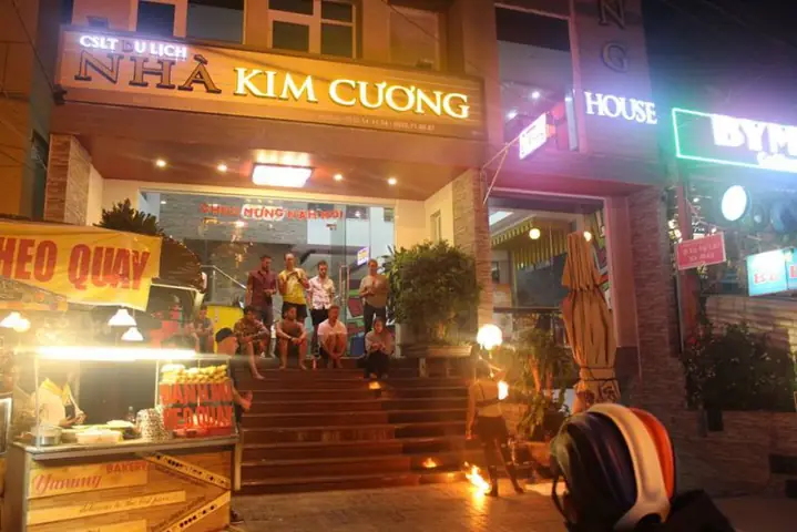 Khách Sạn Kim Cương Đà Lạt: Hòn Ngọc Lấp Lánh Giữa Thiên Nhiên Hoang Dã Khách Sạn Kim Cương Đà Lạt: Hòn Ngọc Lấp Lánh Giữa Thiên Nhiên Hoang Dã