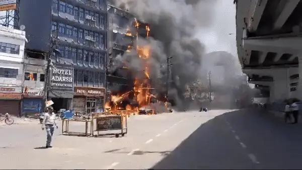 Khách Sạn Kinh Hoàng