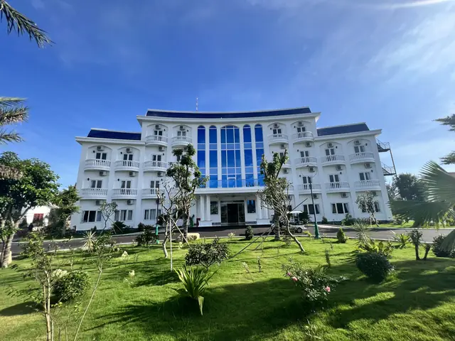 Khách Sạn Lagi Giá Rẻ