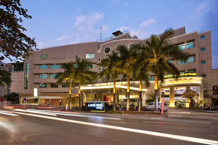 Khám Phá Những Khách Sạn Lakeside Huyền Mộng: Hướng Dẫn Đặt Phòng Và Trải Nghiệm Tuyệt Vời Khám Phá Những Khách Sạn Lakeside Huyền Mộng: Hướng Dẫn Đặt Phòng Và Trải Nghiệm Tuyệt Vời