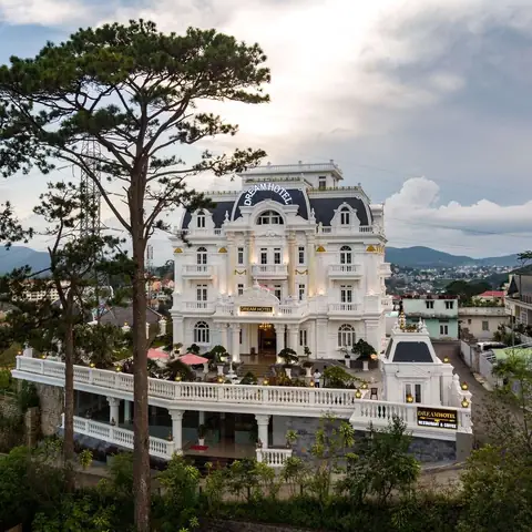 Khách Sạn Luxury Đà Lạt: Hành Trình Nơi Hòa Quyện Thiên Nhiên Và Sang Trọng Khách Sạn Luxury Đà Lạt: Hành Trình Nơi Hòa Quyện Thiên Nhiên Và Sang Trọng