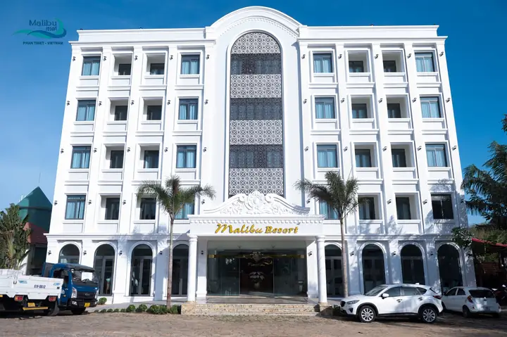 Khách Sạn Malibu Phan Thiết – Nơi Cảm Nhận Hòa Nhập Giữa Biển Mắt Bích Và Văn Hóa Địa Phương