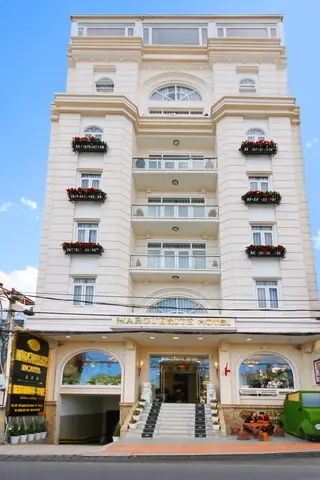 Khách Sạn Marguerite Đà Lạt: Hòn Ngọc Giữa Dão Đỏ Khách Sạn Marguerite Đà Lạt: Hòn Ngọc Giữa Dão Đỏ