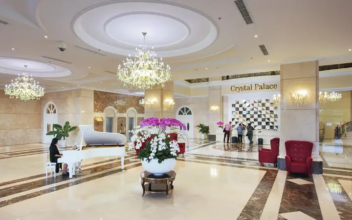 Khách Sạn Merperle Crystal Palace Quận 7: Nơi Hòa Nhập Đẳng Cấp Và Tiện Nghi
