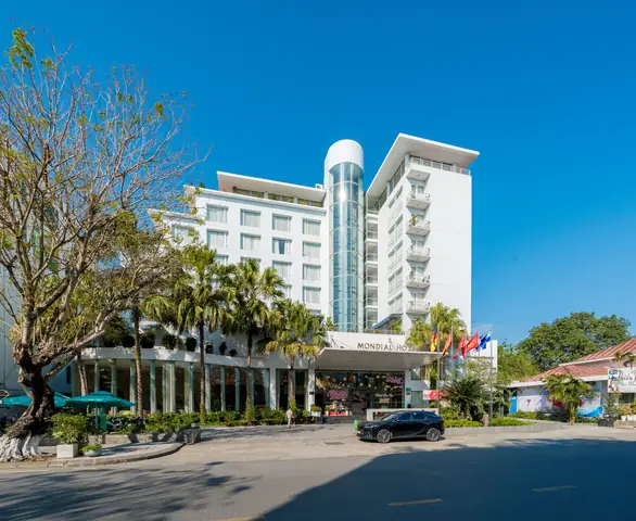 Khách Sạn Mondial Huế – Điểm Dừng Chân Lý Tưởng Cho Những Ai Yêu Thành Phố Cổ