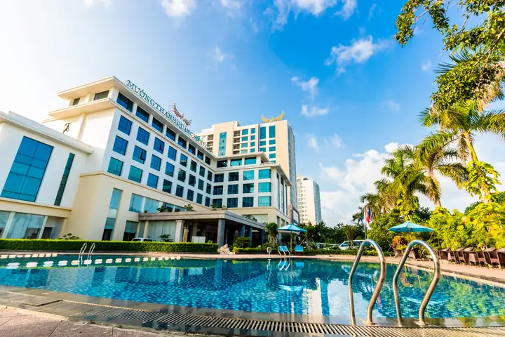 Khách Sạn Mường Thanh Holiday Quảng Bình: Nơi Bình Yên, Hiện Đại Và Dịch Vụ Đỉnh Cao Tại Trung Nguyên Việt Nam Khách Sạn Mường Thanh Holiday Quảng Bình: Nơi Bình Yên, Hiện Đại Và Dịch Vụ Đỉnh Cao Tại Trung Nguyên Việt Nam