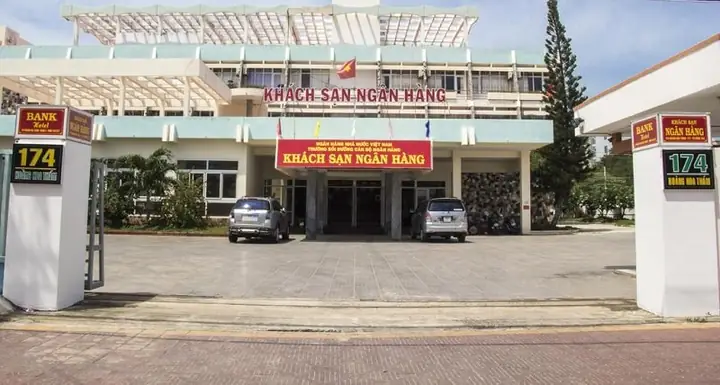 Khách Sạn Ngân Hàng: Hành Trình Đến Với Sự Kết Hợp Hoàn Hảo Giữa An Toàn Và Thuận Tiện