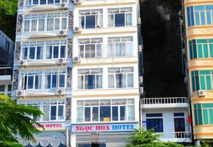 Khách Sạn Ngọc Hoa: Nơi Gặp Gỡ Ngôi Sao Và Bước Thời Gian Khách Sạn Ngọc Hoa: Nơi Gặp Gỡ Ngôi Sao Và Bước Thời Gian