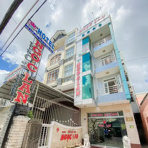 Khám Phá Khách Sạn Ngọc Lan Sóc Trăng: Nơi Giao Thoa Giữa Sang Trọng Và Văn Hóa Địa Phương Khám Phá Khách Sạn Ngọc Lan Sóc Trăng: Nơi Giao Thoa Giữa Sang Trọng Và Văn Hóa Địa Phương