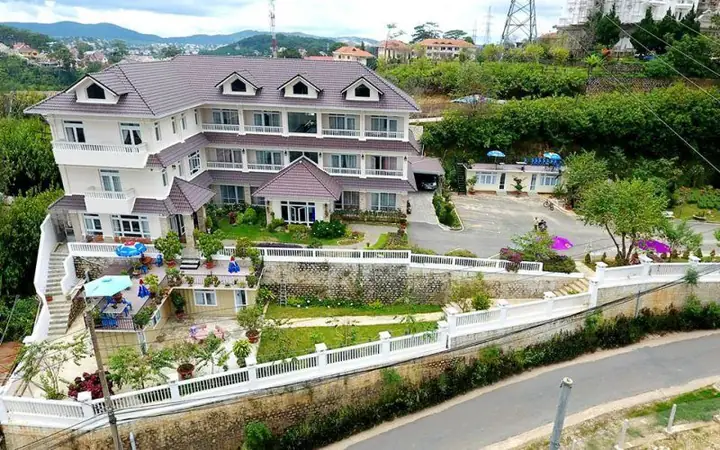 Khách Sạn Nhật Vy Đà Lạt: Nơi Thư Giãn Thế Giới Tươi Đẹp