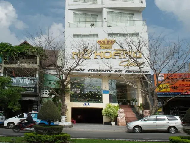 Khách Sạn Nữ Hoàng: Trải Nghiệm Sang Trọng Và Đẳng Cấp Khách Sạn Nữ Hoàng: Trải Nghiệm Sang Trọng Và Đẳng Cấp