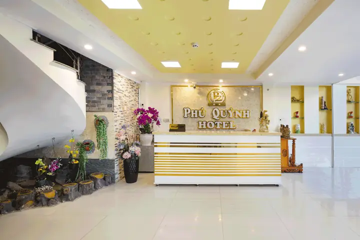 Khách Sạn Phú Quỳnh: Hòn Vàng Tại Trái Tim Đà Nẵng