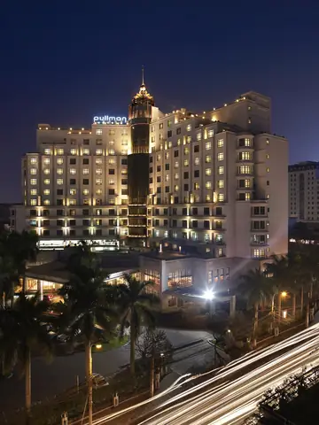 Pullman Hanoi: Khách Sạn Sang Trọng Giữa Lòng Hà Nội