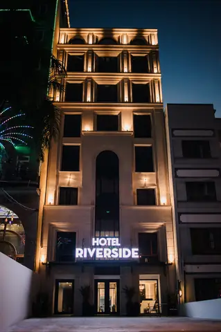 Khách Sạn Riverside Cần Thơ – Trải Nghiệm Sang Trọng Bên Bờ Sông Hậu Khách Sạn Riverside Cần Thơ – Trải Nghiệm Sang Trọng Bên Bờ Sông Hậu