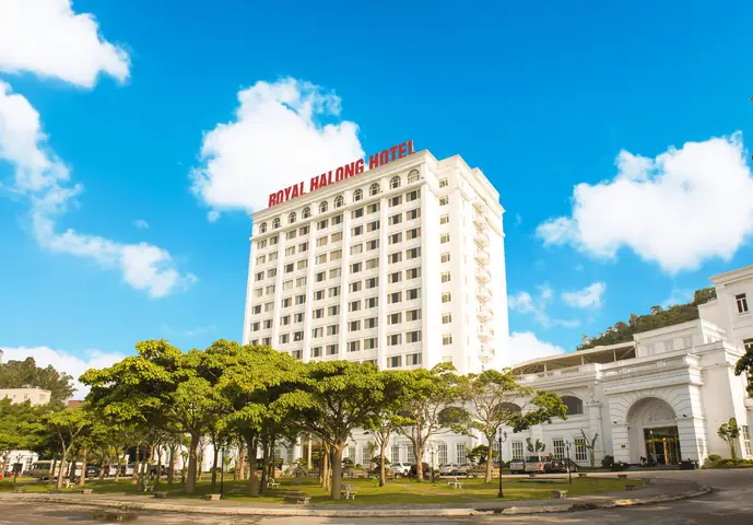 Khách Sạn Royal Hạ Long – Trải Nghiệm Sang Trọng Giữa Vịnh Hạ Long Huyền Bí Khách Sạn Royal Hạ Long – Trải Nghiệm Sang Trọng Giữa Vịnh Hạ Long Huyền Bí